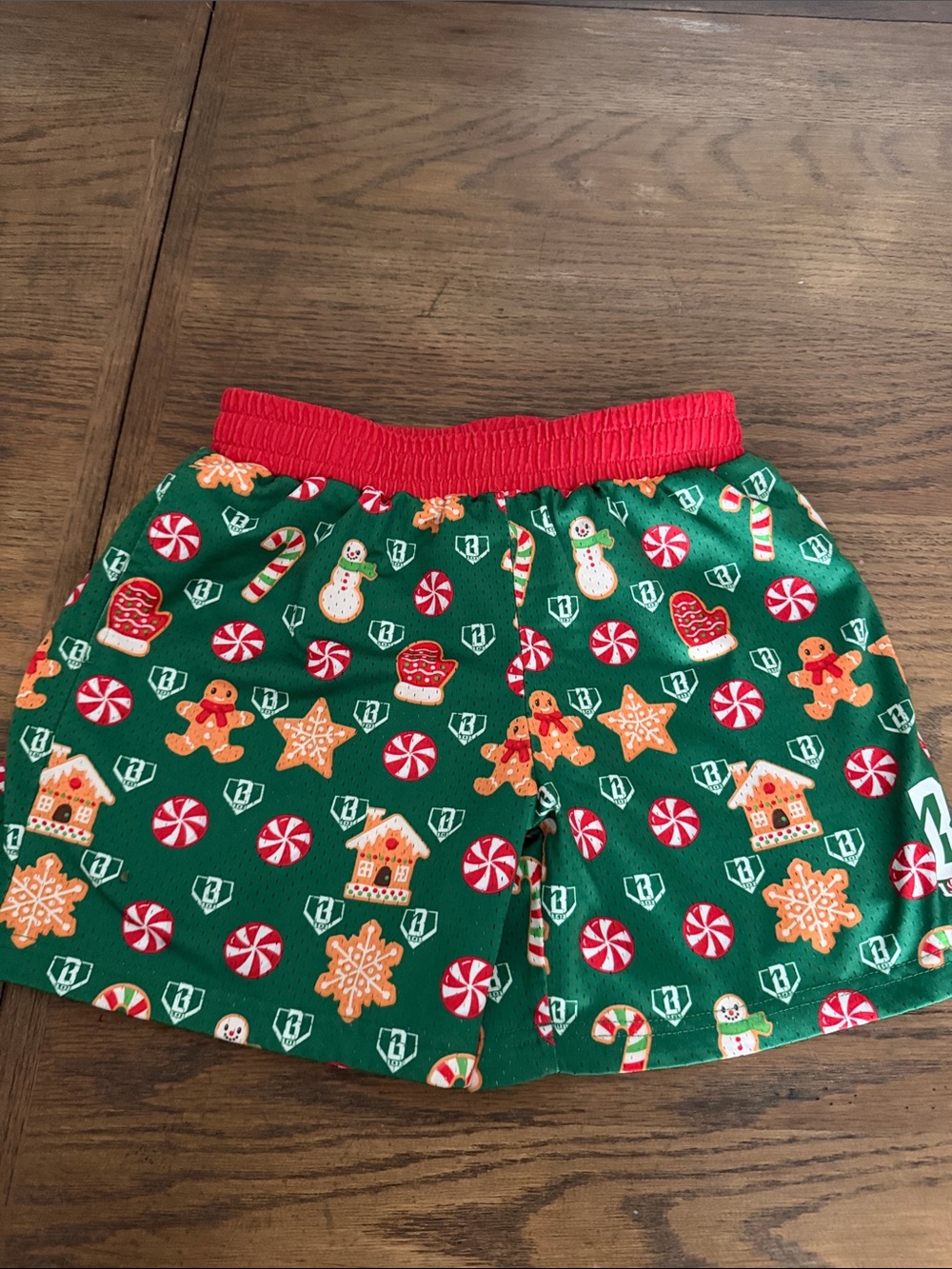 Baseball Lifestyle 101 Youth Medium Gingerbread Print Shorts with Red Waistband